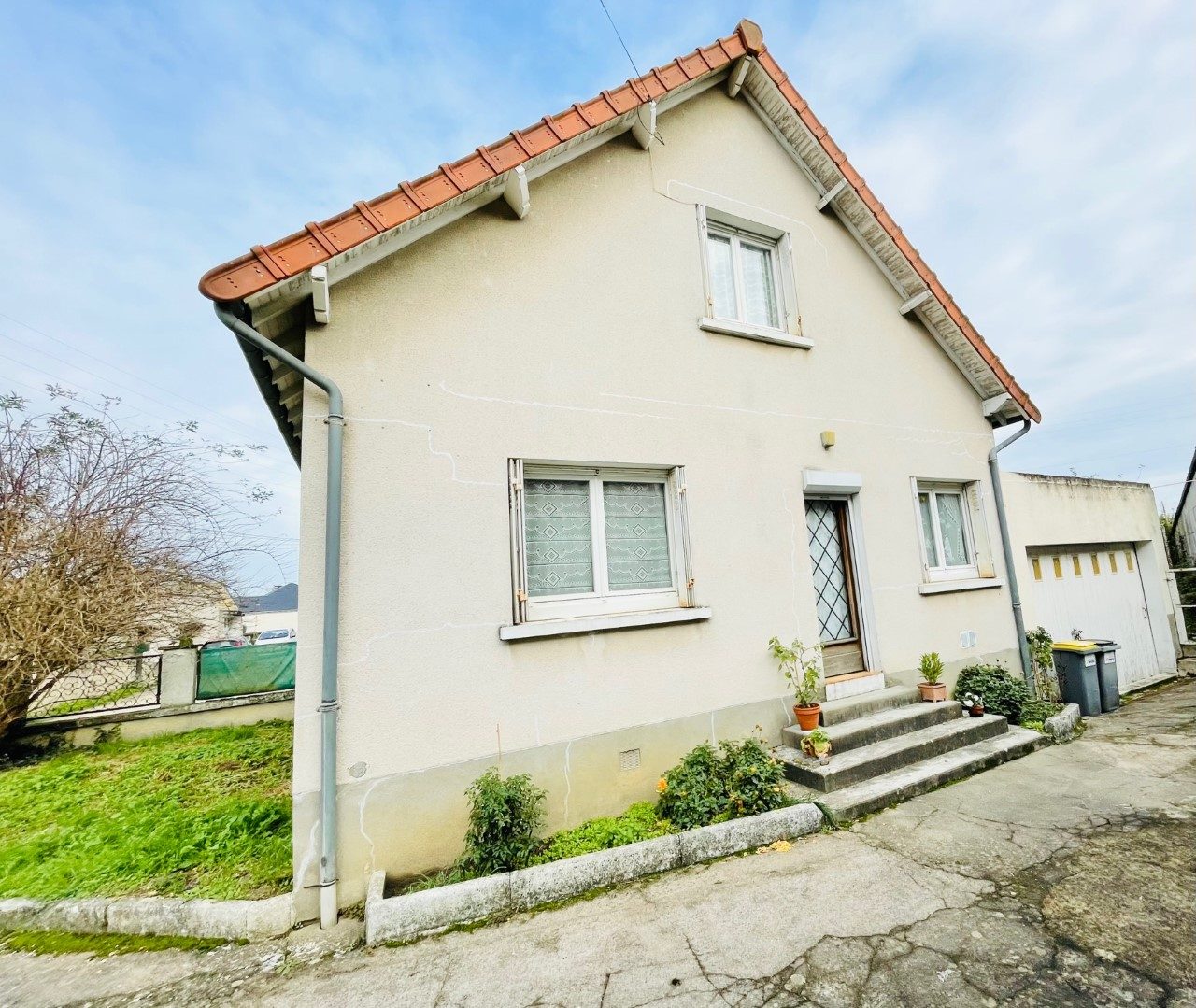 Mehun maison T.4 avec jardin et garage (louée, investissement)